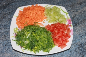 Taillez tous le légumes en fines mirepoix